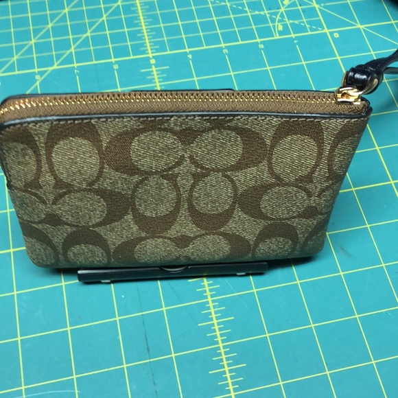 Signature coach zippered change purse and brown brand new with tags - Picture 8 of 9